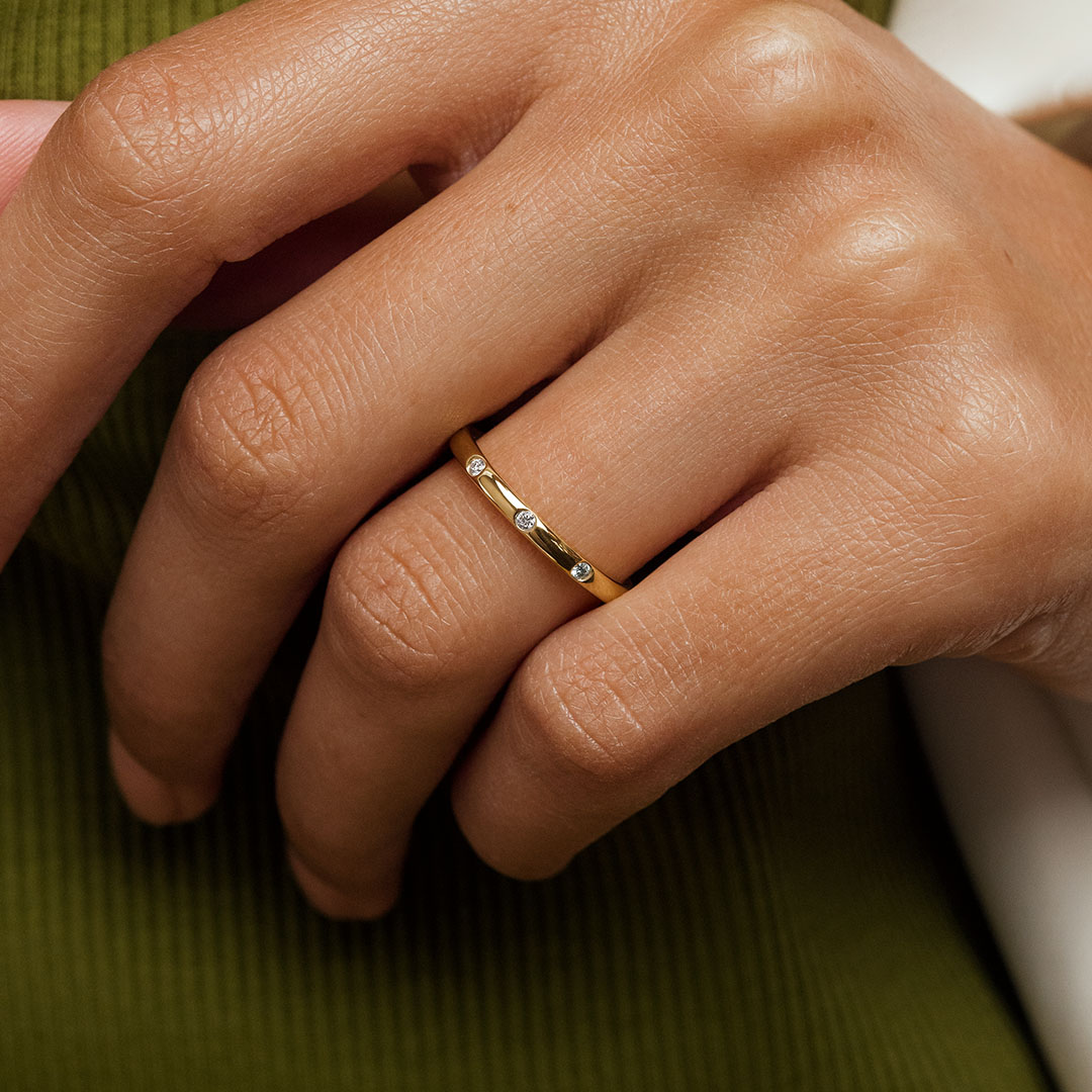 Alliance en diamants  Discrète